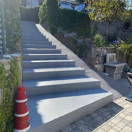 - Pocitniska Hiska V Fiesi, בית נופש *