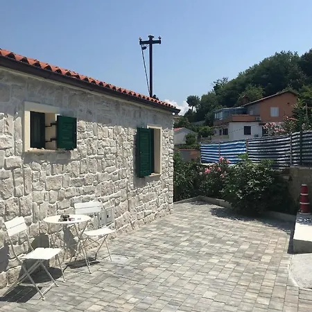 - Pocitniska Hiska V Fiesi,