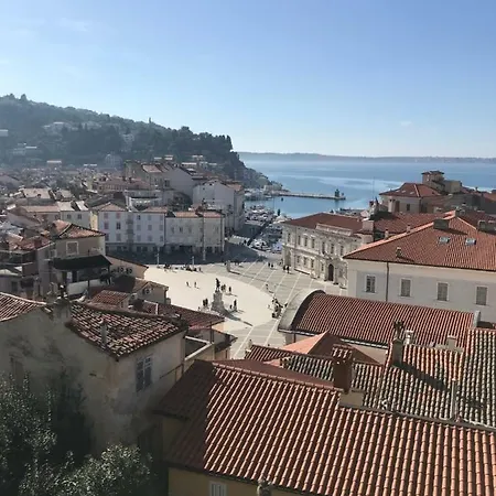 - Pocitniska Hiska V Fiesi, * Piran