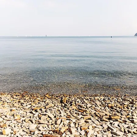 - Pocitniska Hiska V Fiesi, בית נופש *