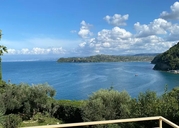 - Pocitniska Hiska V Fiesi, *