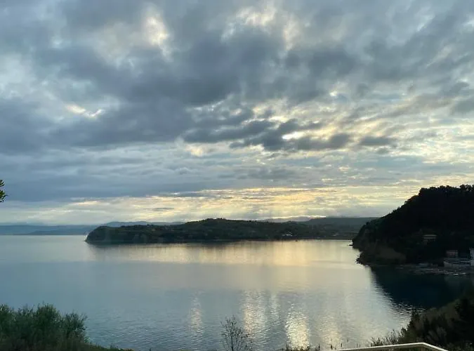 - Pocitniska Hiska V Fiesi, *