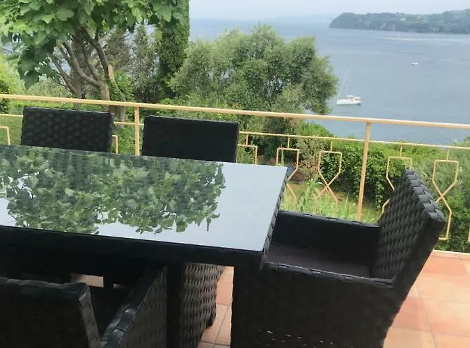 - Pocitniska Hiska V Fiesi,