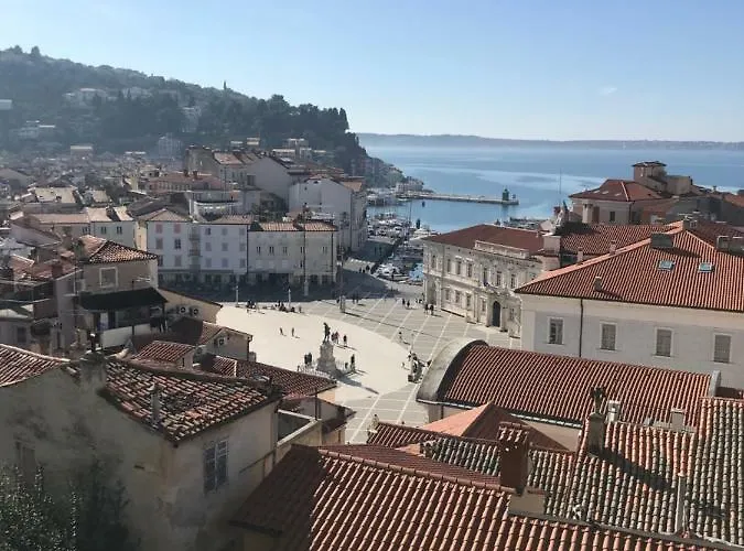 - Pocitniska Hiska V Fiesi, * Piran